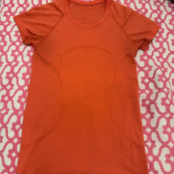 lululemon athletica Vibrant Orange Short Sleeve Tee - Picture 2 of 3